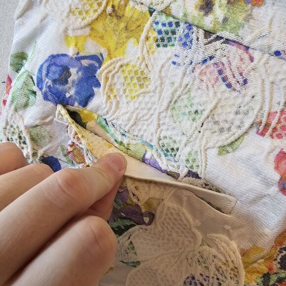 Elevenses Shorts Anthropologie 4 Catalonia Lace Floral Textured Button Side - Picture 11 of 16